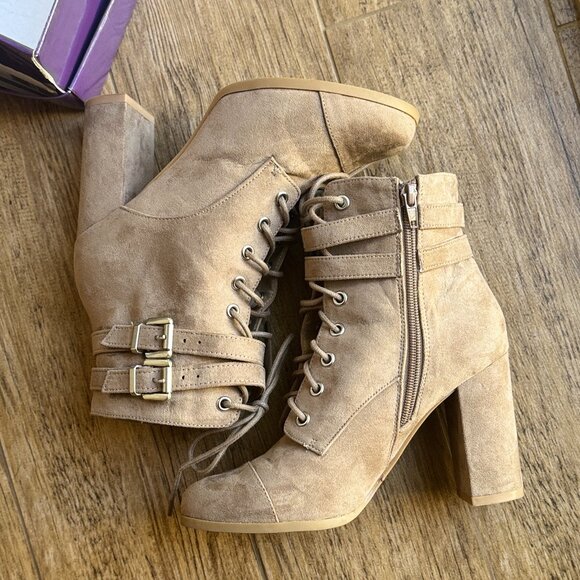 Madden Girl Klaim Boots Women's Size 7.5 Taupe High Heels Lace ups Used in Box - Picture 9 of 10